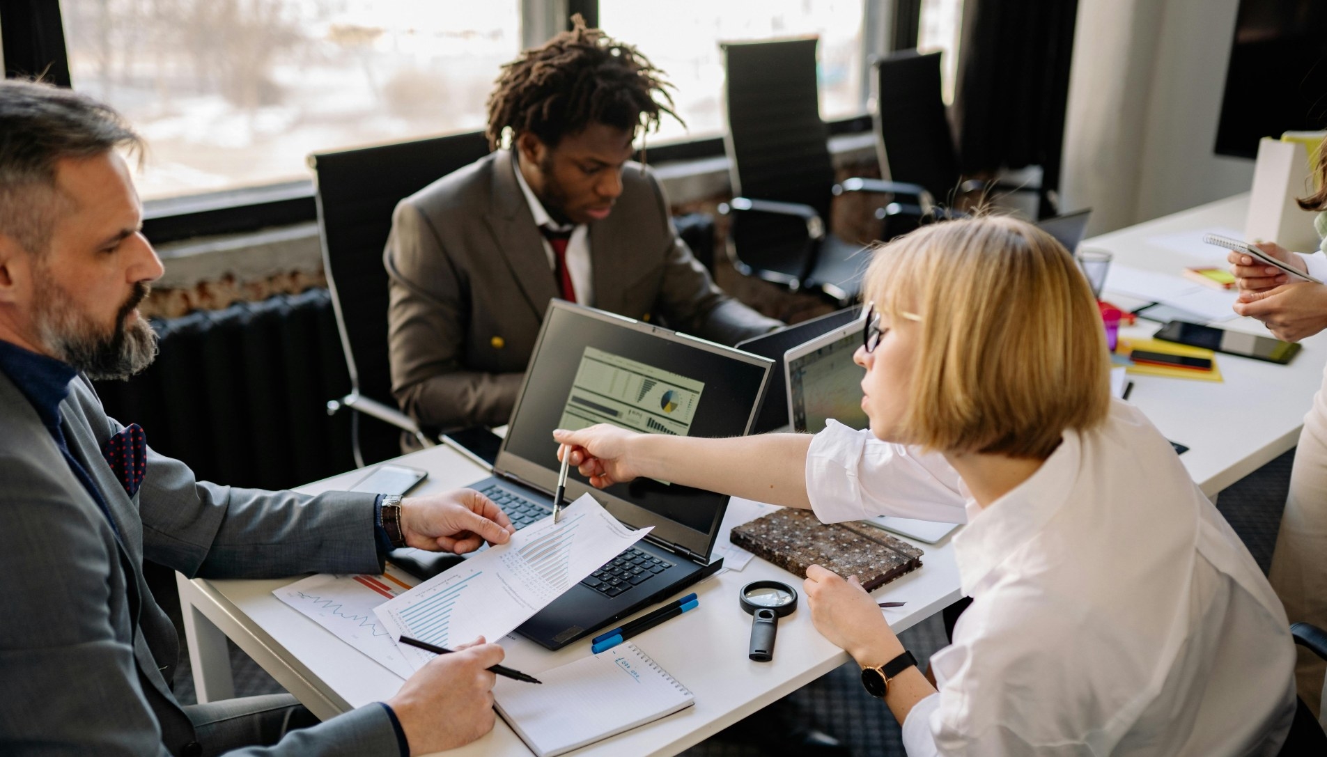 Who should attend the Agile Course at Knowledge Train?
